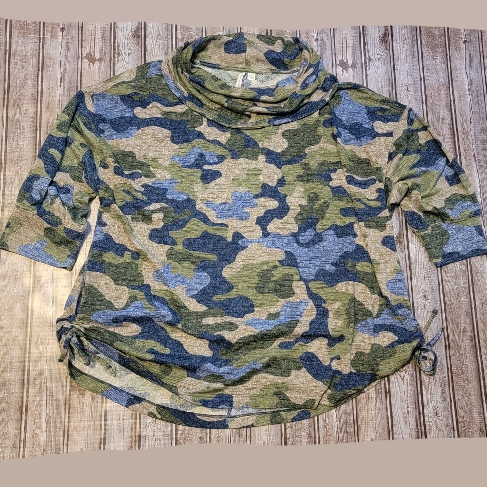 Cato Camo Print Cowl Neck Top with 3/4 Lengty Sleeves Size 26/28